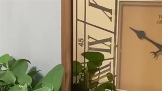 ساعت دیواری.